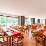 Hotel Mukran 3*